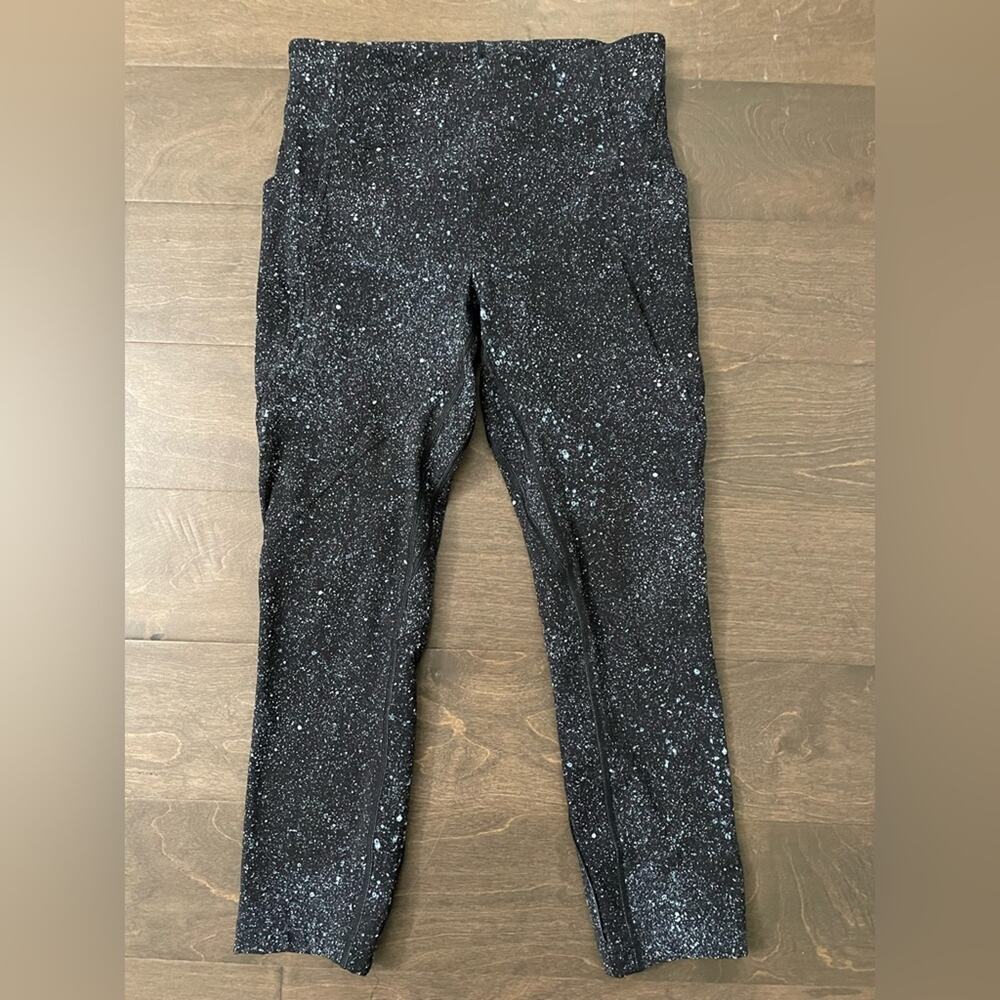 Lululemon Women’s Galaxy tights with pockets - size 6